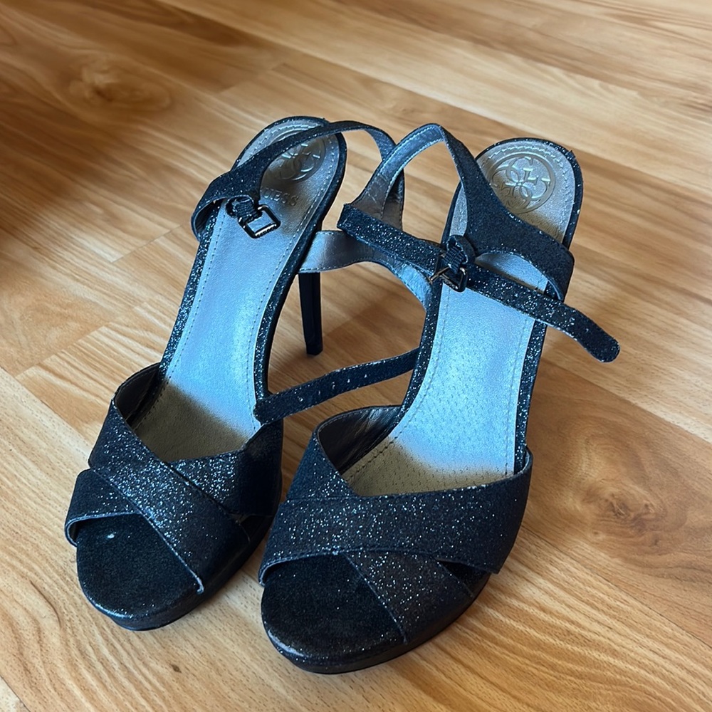 Guess high heels, size 7.5 (brand new)